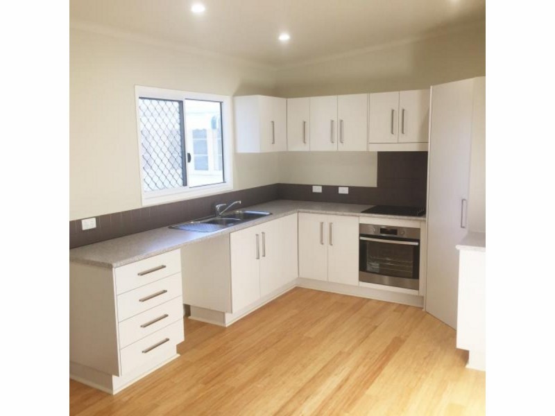 290 East Street, Depot Hill QLD 4700